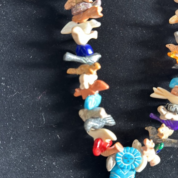 Native American Zuni Fetish Necklace - Picture 5 of 16